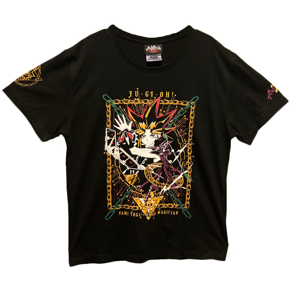 ANI XROSS 遊☆戯☆王デュエルモンスターズ Tシャツ (缶バッジ付き) 闇 