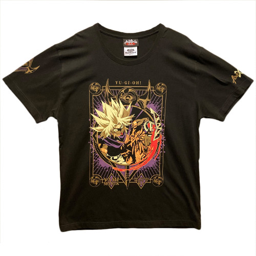 ANI XROSS 遊☆戯☆王デュエルモンスターズ Tシャツ (缶バッジ付き)  闇マリク